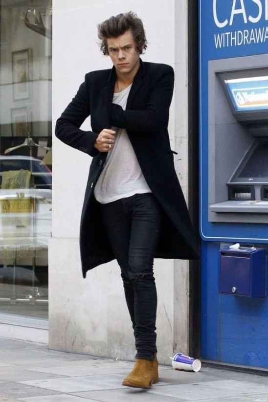 Harry Styles in Chelsea Boots
